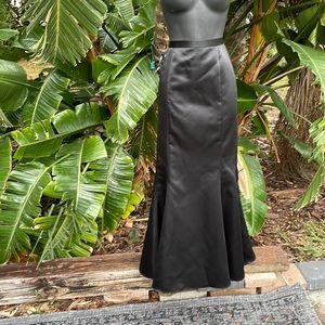 Cache satin trumpet skirt